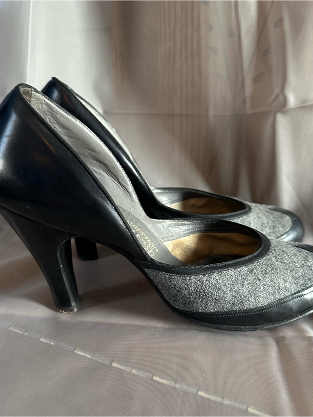 Vtg Baynhams Women’s Black And Grey High Heel Pumps Wool And Leather Sz 7 1/2